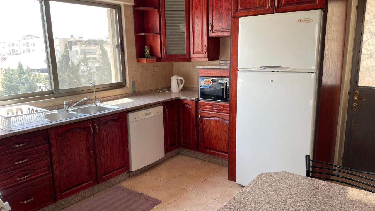 Abdoun Apartment Амман Экстерьер фото